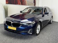 tweedehands BMW 518 5-SERIE Touring d High Executive LEDER NAVIGATIE CRUISE CONTROL APPLE CARPLAY/ANDROID BLUETOOTH TELEFOON MEDIA VOORBEREIDING ACHTERUITRIJCAMERA ZEER MOOI !! LOCATIE 3010 COEN