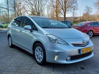 tweedehands Toyota Prius+ 1.8 Hybrid 99pk Automaat Aspiration 7-Persoons | Origineel NL | Navi | Clima | Cruise | Panoramadak | Achteruitrijcamera | Keyless Entry | Licht+Regensensor | Privacy Glass | 16''lm | Trekhaa