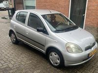 tweedehands Toyota Yaris 1.0-16V VVT-i Sol 176.000 NAP DKM 5DEURS ZILVER 1999