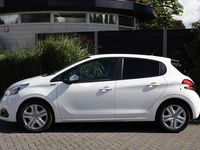 tweedehands Peugeot 208 1.2 PureTech 82PK Signature Navigatie, Airconditioning, Parkeerhulp achter, Audio DAB, Extra getint glas