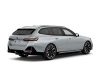 Nieuw BMW 550e M Sport 313 PK (230 kW) 2025 Grijs Stationwagen