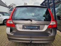 tweedehands Volvo V70 3.2 Summum Automaat 238PK / LEER / XENON / 18'' VELGEN / TREKHAAK