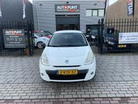 Occasion Renault Clio II 75 PK (55 kW) 2011 Wit, metallic lak Hatchback