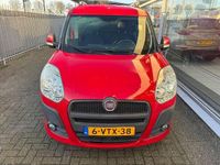 Occasion Fiat Doblò 90 PK (66 kW) 2012 Rood MPV