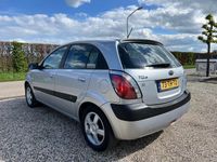 tweedehands Kia Rio 1.6 CVVT X-ecutive * Automaat / Airco / Clima / LM