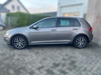 tweedehands VW Golf VIII 1.2 TSI Trendline met comfortpakket / AFNEEMBARE TREKHAAK / CARPLAY / PDC / CRUISE CONTROL / 4-SEIZ. BANDEN / ECC