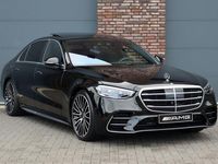 tweedehands Mercedes S580 e 4-MATIC Lang AMG Line Aut9, Luchtvering, Achterasbesturing, Chauffeurspakket, Distronic+, Panoramadak, Surround Camera, HUD, Burmester, Zonweringspakket, MBUX Tablet, Stoelverwarming/-ventilatie V+A, E