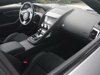 tweedehands Jaguar F-Type P300 RWD R-Dynamic | Verwarmde stoelen met geheugenfunctie | Panoramadak | Keyless entry | Premium audio |