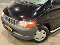 Occasion Toyota HiAce 88 PK (64 kW) 2003 Zwart (metallic) Sedan