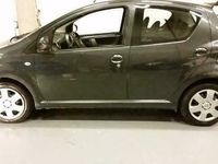 Occasion Toyota Aygo 68 PK (50 kW) 2006 Grijs Hatchback