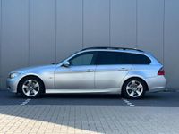 tweedehands BMW 325 3-SERIE Touring i High Executive Memory stoelen Panormadak Parkeersensoren Trekhaak