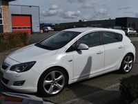 tweedehands Opel Astra 1.7 CDTi Sport | Bluetooth | Parkeersensoren | Cruise control | Leder