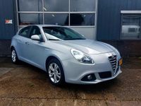 tweedehands Alfa Romeo Giulietta 1.4 T Distinctive Lusso Automaat, 5-drs, Airco, Cr