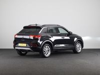 tweedehands VW T-Roc 1.0 TSI Life 110 pk | Verlengde garantie | Navigat