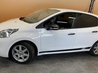 tweedehands Peugeot 208 1.0 PureTech Access tik in motor