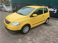 Occasion VW Fox Trendline 54 PK (39 kW) 2006 Geel Hatchback