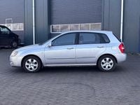 Occasion Kia Cerato LX 105 PK (77 kW) 2005 Grijs Hatchback