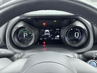 Occasion Toyota Yaris Hybrid Executive 116 PK (85 kW) 2021 Rood Hatchback