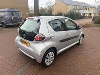 Occasion Toyota Aygo 68 PK (50 kW) 2009 Grijs Hatchback