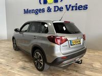 tweedehands Suzuki Vitara 1.4 Boosterjet Style Smart Hybrid Airco ECC | LED | Panorama | Camera | Adaptive cruise | Trekhaak | Navigatie | Apple Carplay Android Auto | Isofix | NAP |