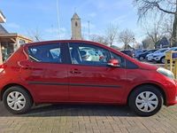 Occasion Toyota Yaris 69 PK (50 kW) 2013 Rood Hatchback
