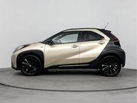 Occasion Toyota Aygo X Envy 72 PK (52 kW) 2022 Ginger beige metallic / zwart dak (licht goud metallic) SUV
