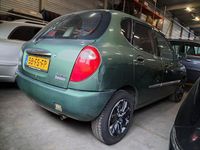 Occasion Daihatsu Sirion 56 PK (41 kW) 2000 Groen Hatchback