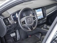 tweedehands Volvo V90 B4 Automaat R-Design | 360° parkeercamera | Head-up Display |Panoramadak | Parkeerverwarming | Stoelverwarming | Semi electrische trekhaak | 4-zone climate control | Harman Kardon premium audio | Google infotainment