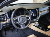 tweedehands Volvo S60 Recharge T6 AWD Ultimate Bright | Panoramadak | 360º camera | Harman Kardon | Stoelventilatie | Stoel- en stuurverwarming | Lederen bekleding