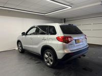 tweedehands Suzuki Vitara 1.6 Exclusive AUTOMAAT | clima | cruise | navi | camera | trekhaak | stoelen verwarmd | all seasons |