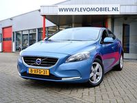 Occasion Volvo V40 Momentum 120 PK (88 kW) 2014 Blauw Hatchback