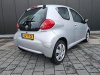 Occasion Toyota Aygo 68 PK (50 kW) 2007 Grijs Hatchback