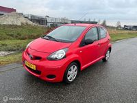 Occasion Toyota Aygo 68 PK (50 kW) 2011 Rood Hatchback