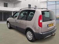 tweedehands Skoda Roomster 1.6-16V Scout/AUT/PANO/PDC/NAVI