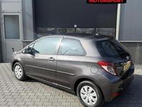 Occasion Toyota Yaris 69 PK (50 kW) 2013 Grijs Hatchback