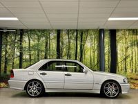 tweedehands Mercedes C240 Sport | V6 | Automaat! | Leder | Stoelverwarming | Cruise Control | Airconditioning | Elektrische Ramen | 18" Lichtmetaal | Radio/cd | Remus uitlaat | Elektrische Spiegels |