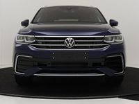 tweedehands VW Tiguan Allspace 1.5 TSI 150 7DSG R-Line Business Automatisch | Panoramaschuif-kanteldak, elektrisch bedienbaar | Zijruiten achter en achterruit getint 65% lichtabsorberend | Koplampverlichting LED 'Matrix' (IQ.Light)