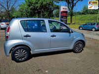 Occasion Daihatsu Sirion 69 PK (50 kW) 2008 Grijs Hatchback