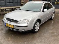 Occasion Ford Mondeo Trend 125 PK (91 kW) 2002 Grijs (metallic) Hatchback