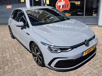 tweedehands VW Golf VIII 1.5 eTSI R-Line Business , Navi, Climatronic, Leer-Alcantara, Multi functioneel stuur, Achteruitrij camera, PDC,