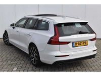 tweedehands Volvo V60 T6 Plug-In-Hybrid AWD Momentum Pro #Panorama #Head-Up #Leer