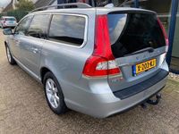 tweedehands Volvo V70 1.6 T4 Momentum 180PK H.LEER / XENON / PDC / TREKH