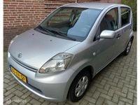 Occasion Daihatsu Sirion 69 PK (50 kW) 2007 Grijs Hatchback