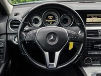 tweedehands Mercedes C180 Premium Edition AUTOMAAT / Cruise control / Navigatie / ECC / Parkeersensoren