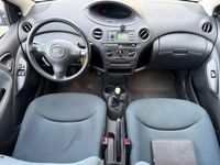 Occasion Toyota Yaris 87 PK (63 kW) 2004 Blauw Hatchback