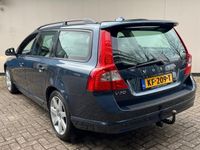 tweedehands Volvo V70 2.0D Summum TOP ONDERHOUDEN, LEER NAVI TREKHAAK