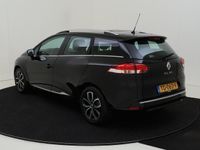 tweedehands Renault Clio IV Estate 0.9 TCe 90 PK Intens Navigatie / Climate Control / Lichtmetalen Velgen / Licht en regensensor / Parkeersensoren