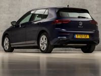 Occasion VW Golf VIII Sport 112 PK (82 kW) 2022 Blauw Hatchback