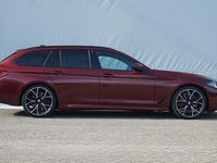 tweedehands BMW 520 5-SERIE Touring i High Executive M Sport Panorama Dak / Hifi / Laserlight / Trekhaak / Comfortstoelen