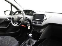 tweedehands Peugeot 2008 1.2 Signature 130 Pk | Navigatie | Cruise Control | Airco | Parkeersensoren Achter | Dealer Onderhouden